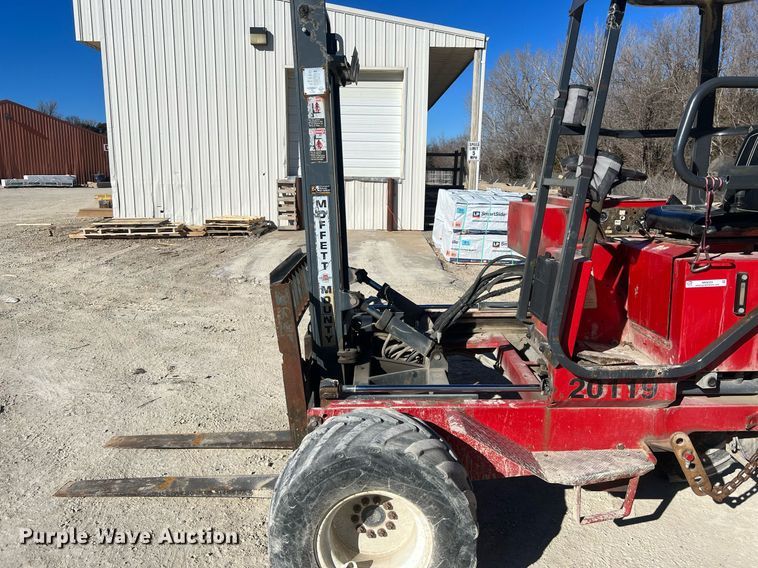 image for item NN9324 Moffett M5500  forklift