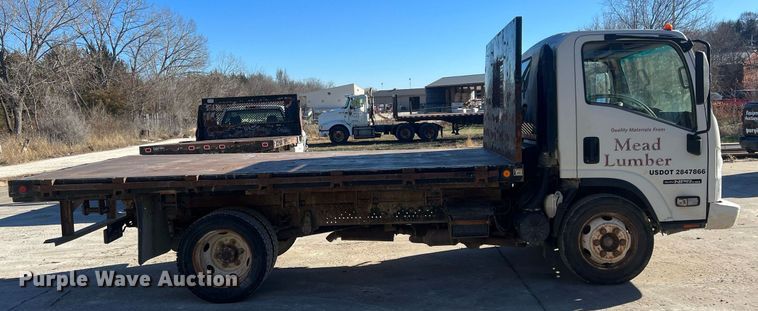 image for item NN9326 2012 Isuzu NPR flatbed truck