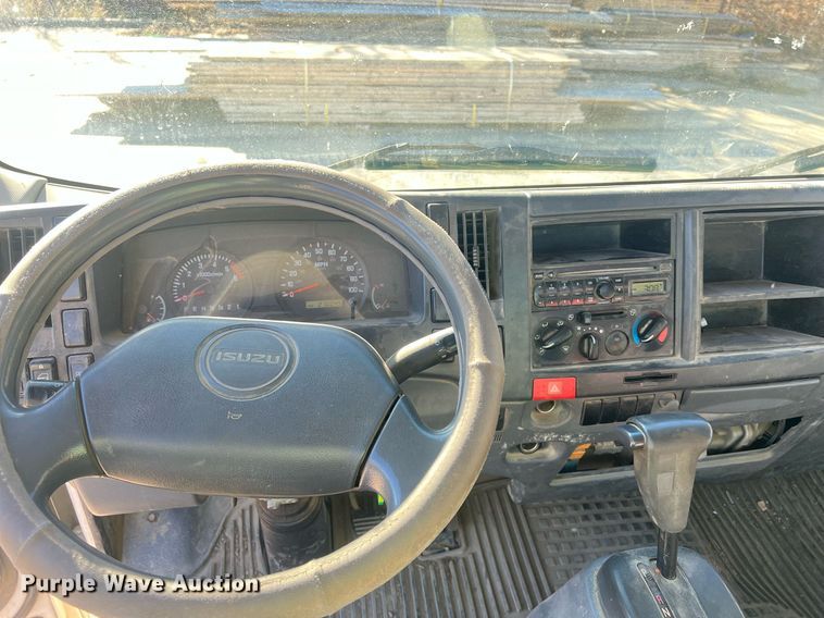 image for item NN9326 2012 Isuzu NPR flatbed truck