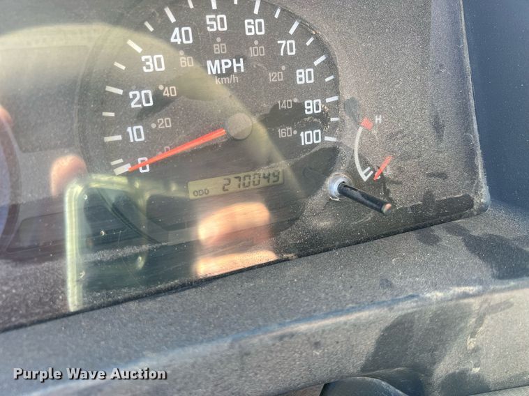 image for item NN9326 2012 Isuzu NPR flatbed truck