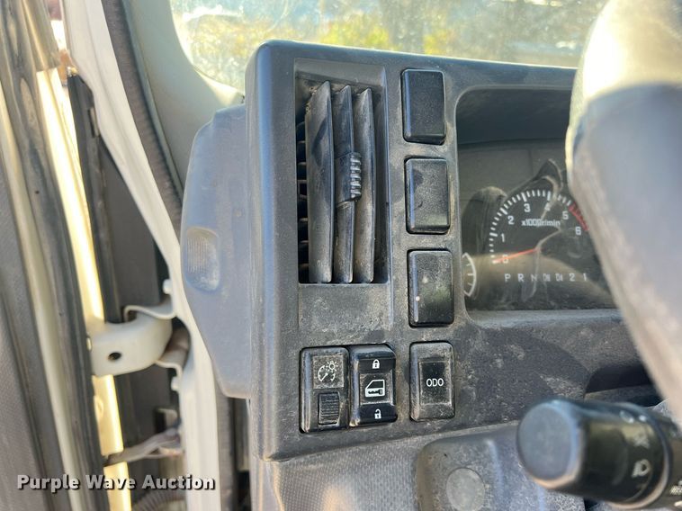 image for item NN9326 2012 Isuzu NPR flatbed truck