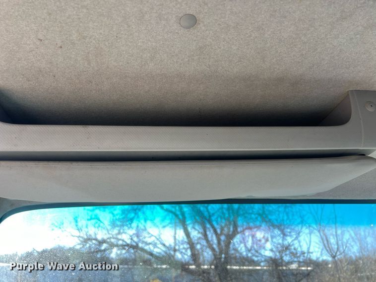 image for item NN9326 2012 Isuzu NPR flatbed truck