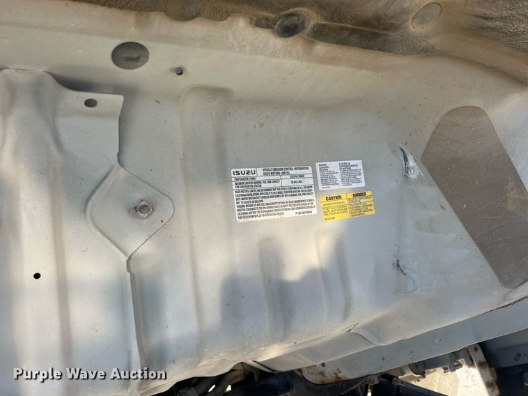 image for item NN9326 2012 Isuzu NPR flatbed truck