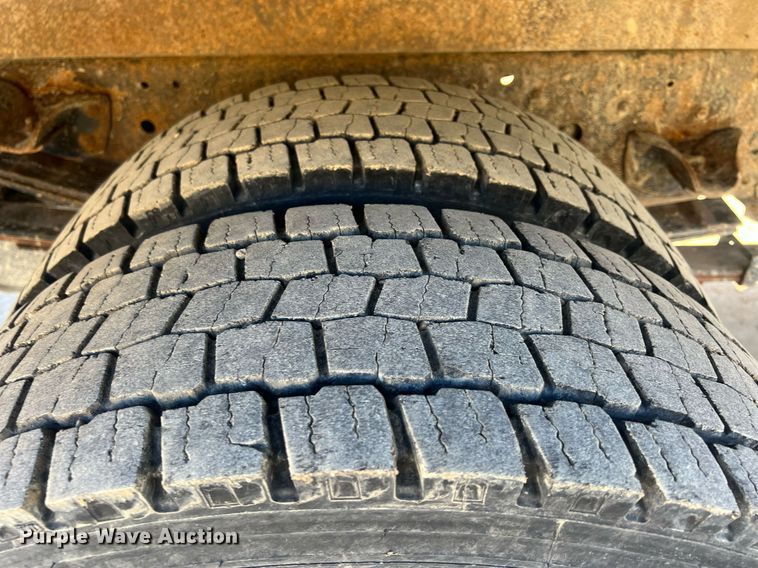 image for item NN9326 2012 Isuzu NPR flatbed truck