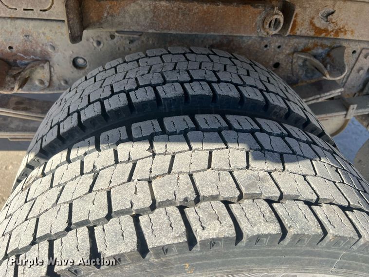 image for item NN9326 2012 Isuzu NPR flatbed truck