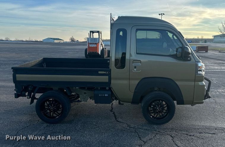 image for item OF9151 2022 Daihatsu HIJet Jumbo  mini truck