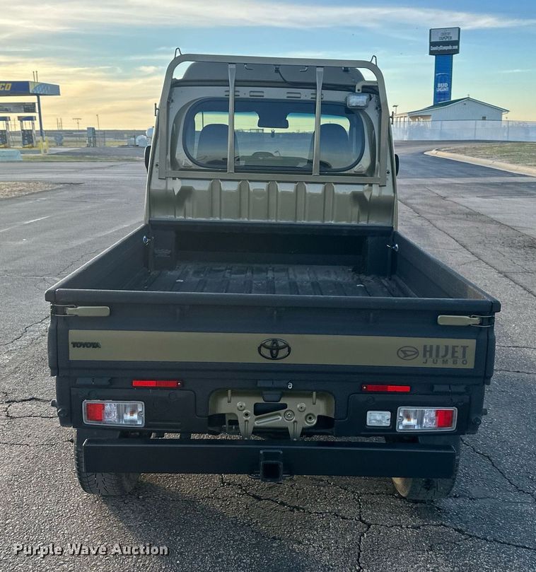 image for item OF9151 2022 Daihatsu HIJet Jumbo  mini truck