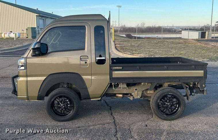 image for item OF9151 2022 Daihatsu HIJet Jumbo  mini truck