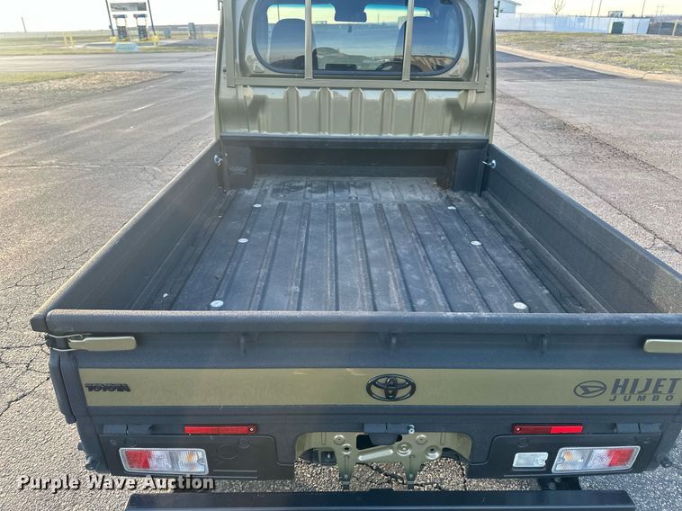 image for item OF9151 2022 Daihatsu HIJet Jumbo  mini truck