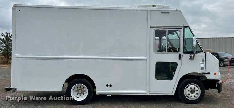 image for item OM9200 2018 Freightliner MT45  refrigerated delivery truck