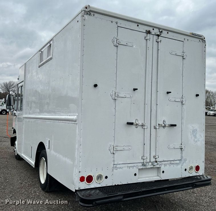image for item OM9200 2018 Freightliner MT45  refrigerated delivery truck