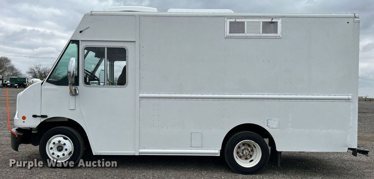 image for item OM9200 2018 Freightliner MT45  refrigerated delivery truck