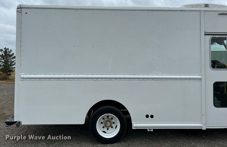 image for item OM9200 2018 Freightliner MT45  refrigerated delivery truck