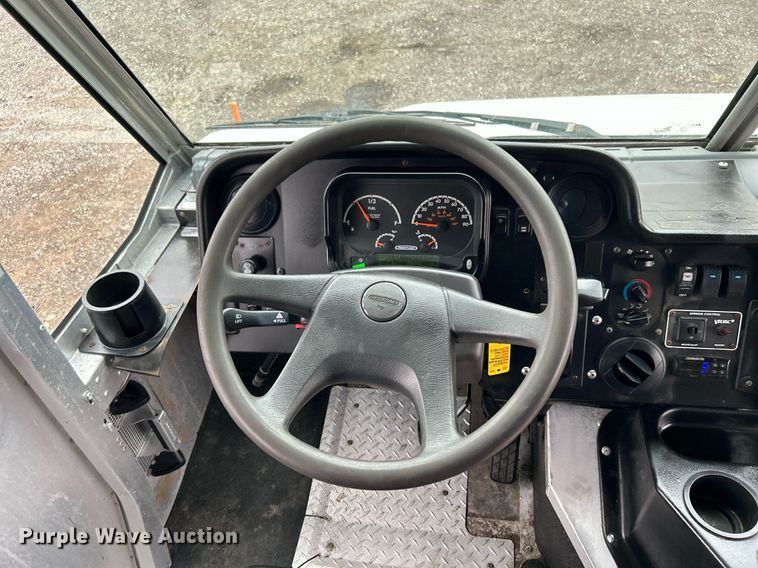 image for item OM9200 2018 Freightliner MT45  refrigerated delivery truck