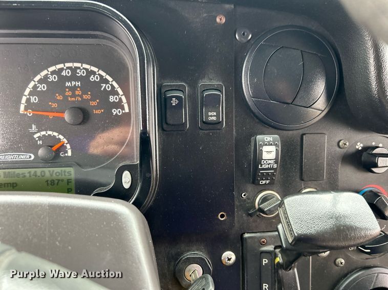 image for item OM9200 2018 Freightliner MT45  refrigerated delivery truck