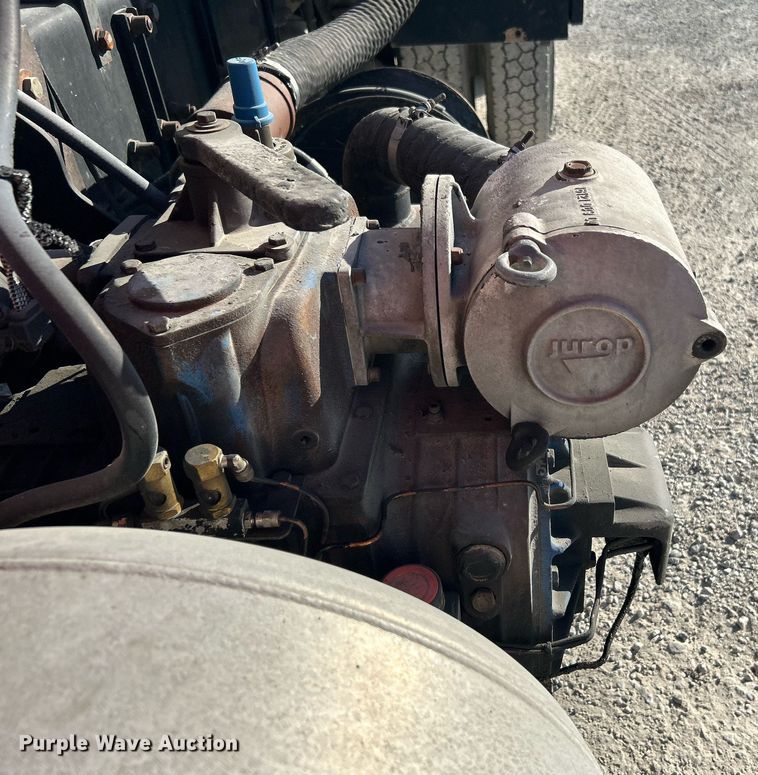 image for item DN0647 2006 Peterbilt 335  vacuum truck