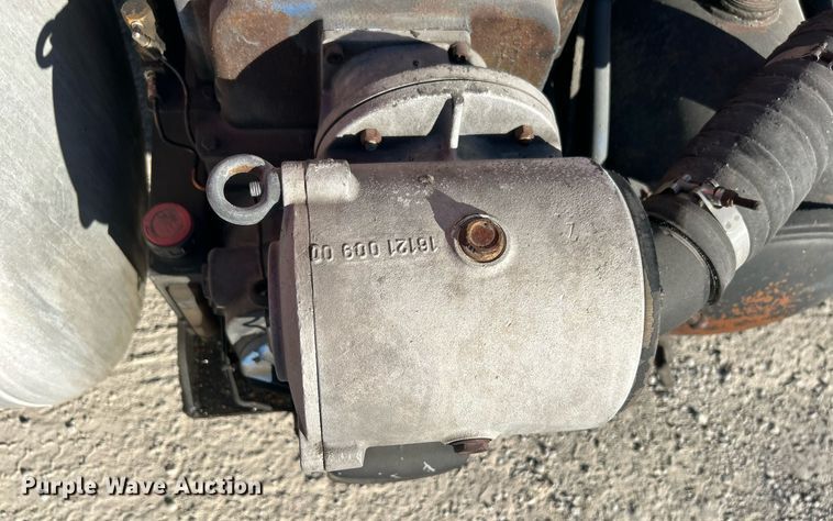 image for item DN0647 2006 Peterbilt 335  vacuum truck