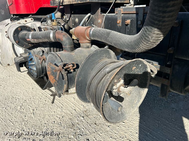 image for item DN0647 2006 Peterbilt 335  vacuum truck