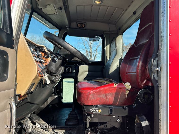 image for item DN0647 2006 Peterbilt 335  vacuum truck