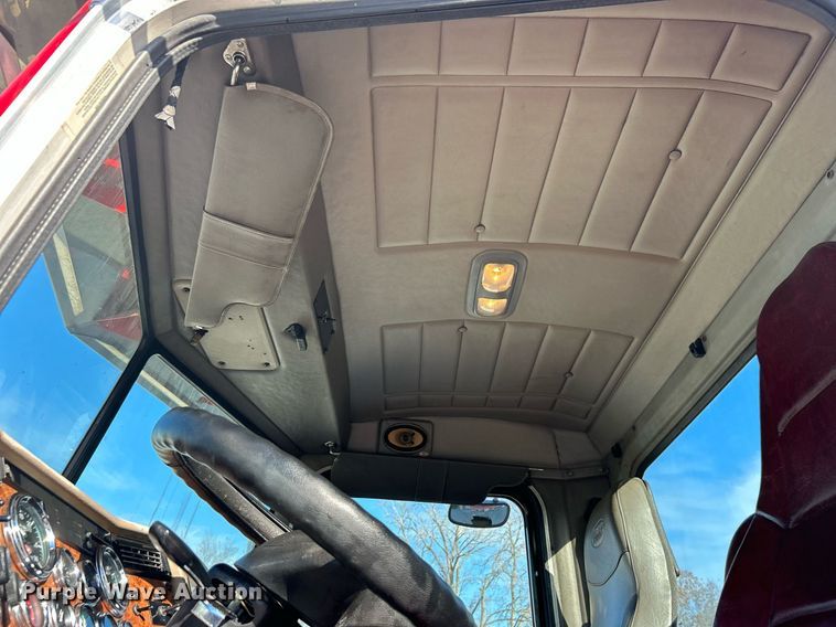 image for item DN0647 2006 Peterbilt 335  vacuum truck