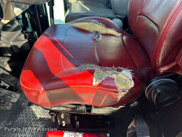 image for item DN0647 2006 Peterbilt 335  vacuum truck