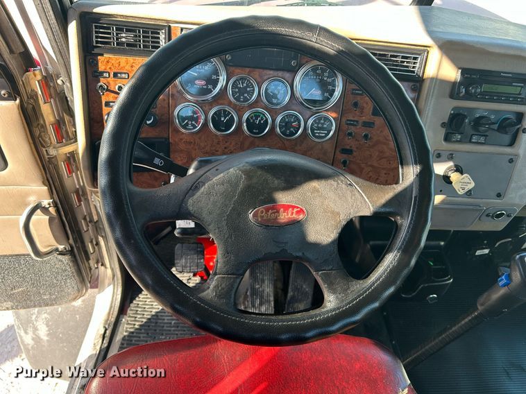 image for item DN0647 2006 Peterbilt 335  vacuum truck