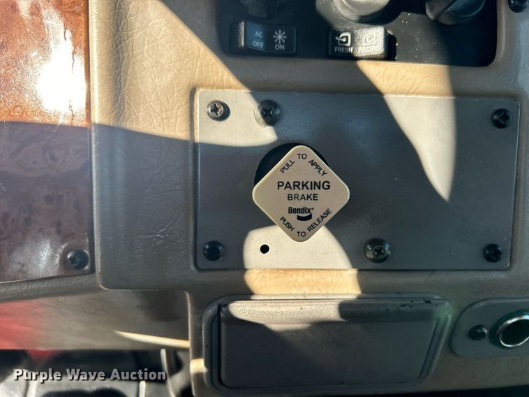 image for item DN0647 2006 Peterbilt 335  vacuum truck