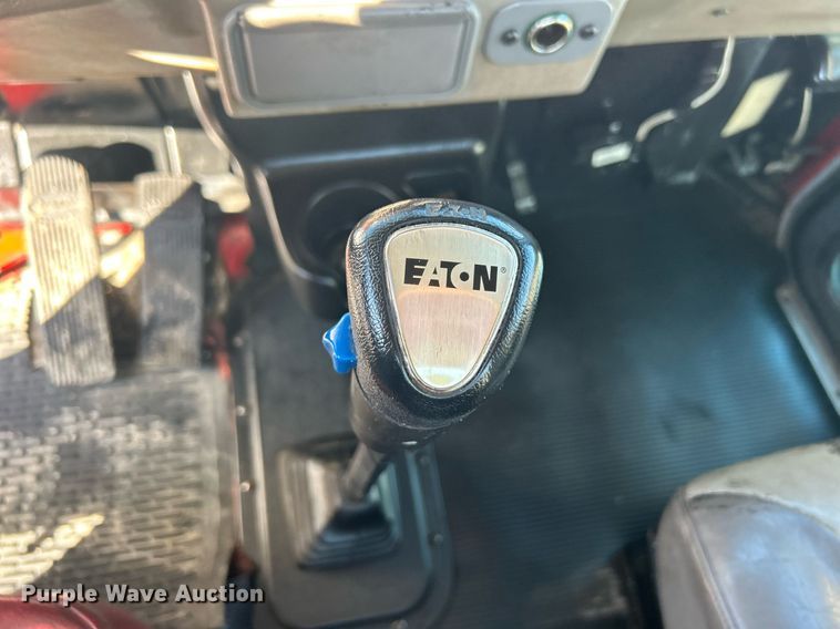 image for item DN0647 2006 Peterbilt 335  vacuum truck