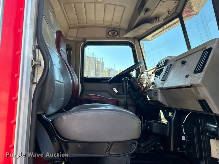 image for item DN0647 2006 Peterbilt 335  vacuum truck