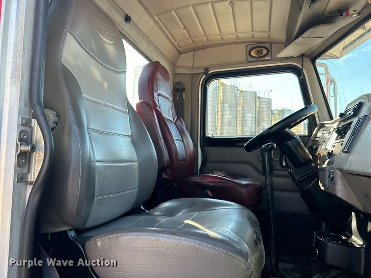 image for item DN0647 2006 Peterbilt 335  vacuum truck