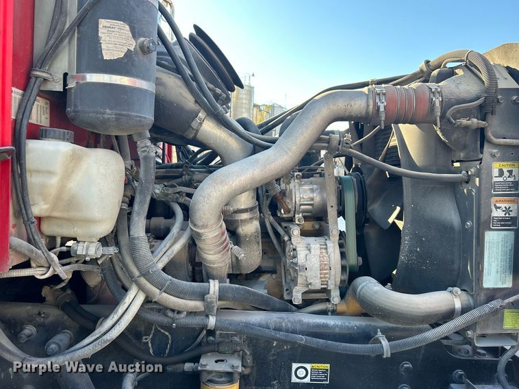 image for item DN0647 2006 Peterbilt 335  vacuum truck