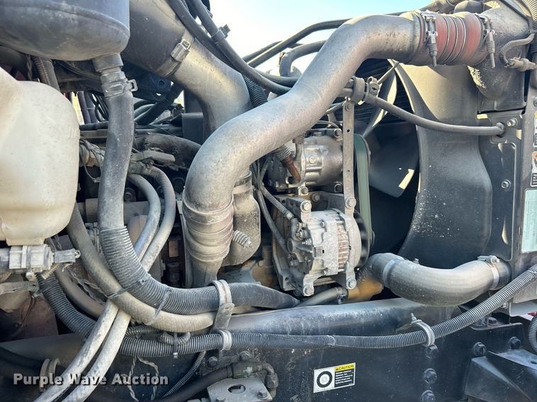 image for item DN0647 2006 Peterbilt 335  vacuum truck