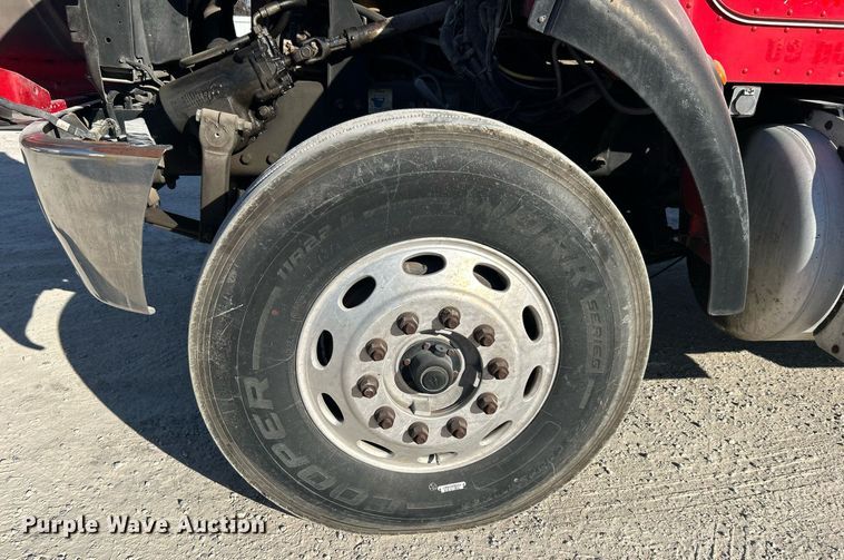 image for item DN0647 2006 Peterbilt 335  vacuum truck