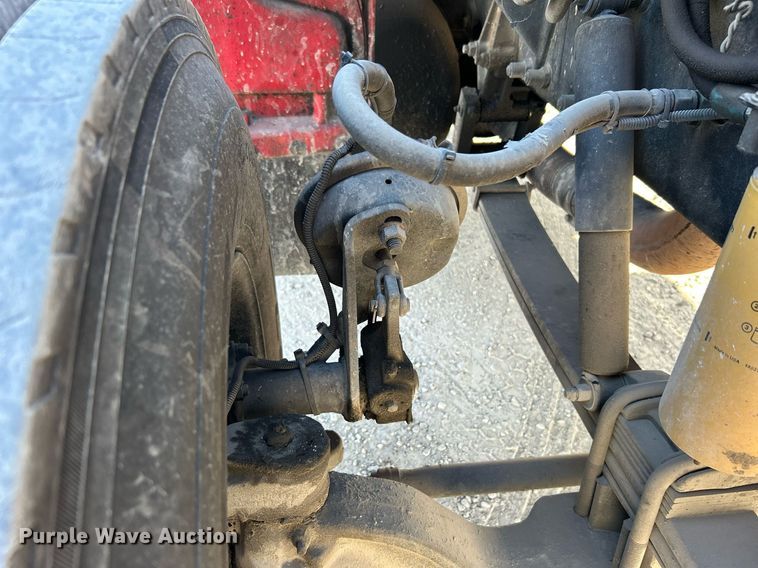 image for item DN0647 2006 Peterbilt 335  vacuum truck