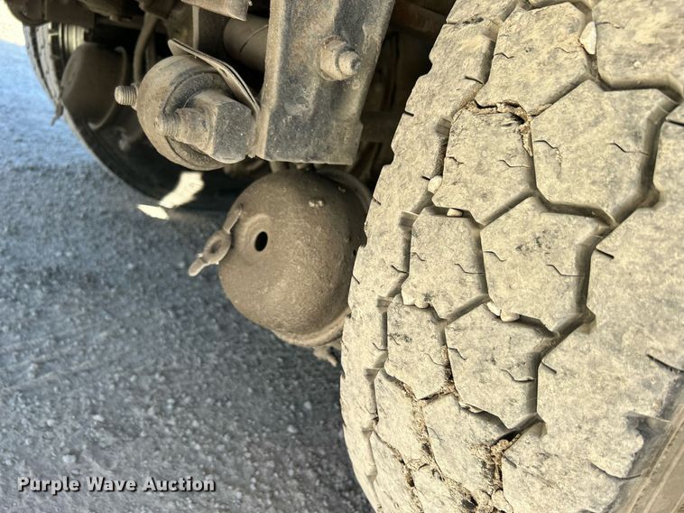 image for item DN0647 2006 Peterbilt 335  vacuum truck