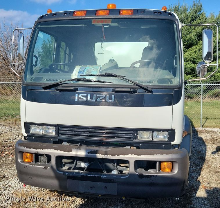 image for item DN4062 2009 Isuzu  T7F street sweeper truck