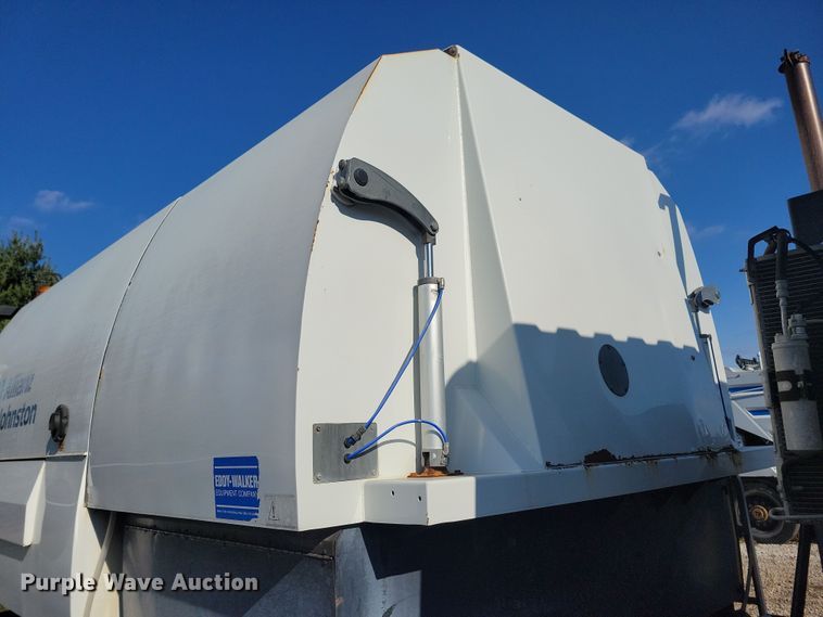 image for item DN4062 2009 Isuzu  T7F street sweeper truck