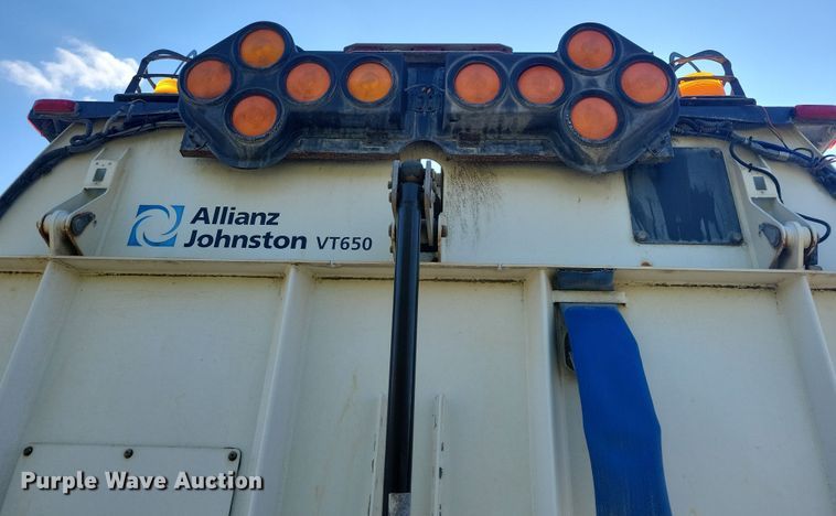 image for item DN4062 2009 Isuzu  T7F street sweeper truck