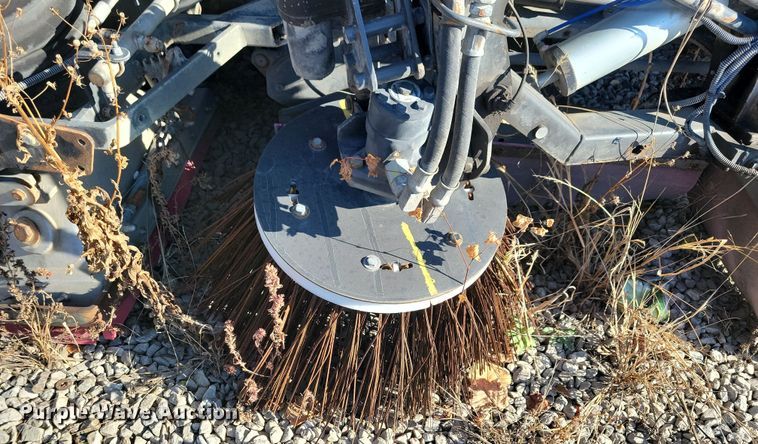 image for item DN4062 2009 Isuzu  T7F street sweeper truck