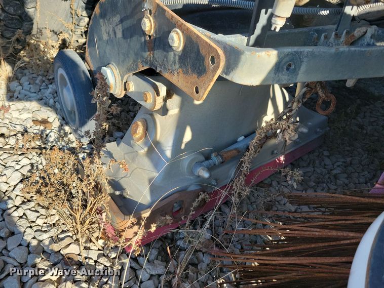 image for item DN4062 2009 Isuzu  T7F street sweeper truck