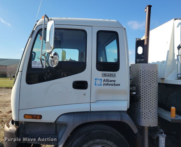 image for item DN4062 2009 Isuzu  T7F street sweeper truck