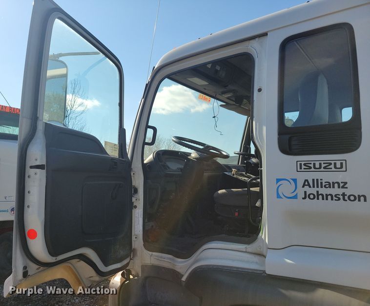 image for item DN4062 2009 Isuzu  T7F street sweeper truck