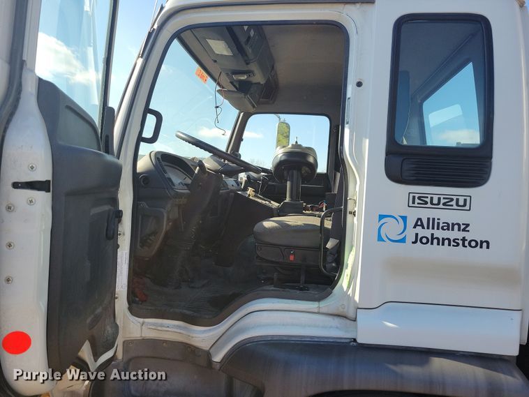 image for item DN4062 2009 Isuzu  T7F street sweeper truck