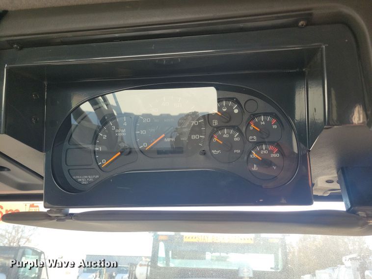 image for item DN4062 2009 Isuzu  T7F street sweeper truck