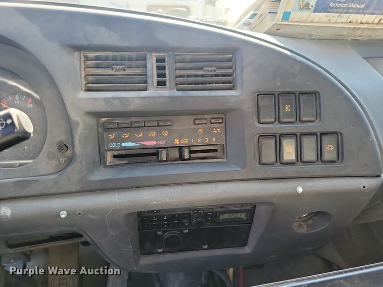 image for item DN4062 2009 Isuzu  T7F street sweeper truck