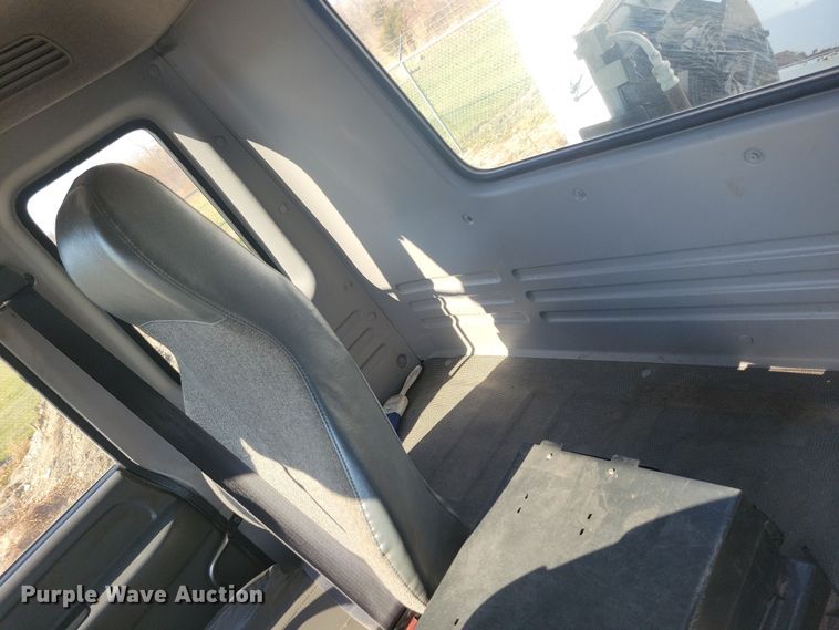 image for item DN4062 2009 Isuzu  T7F street sweeper truck