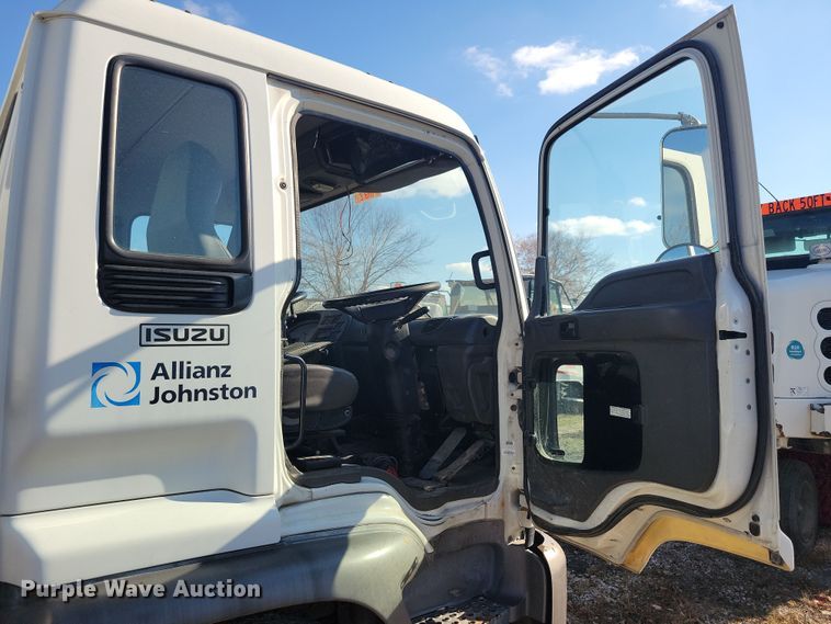 image for item DN4062 2009 Isuzu  T7F street sweeper truck