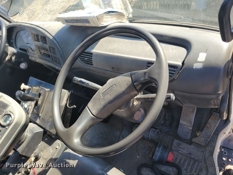 image for item DN4062 2009 Isuzu  T7F street sweeper truck