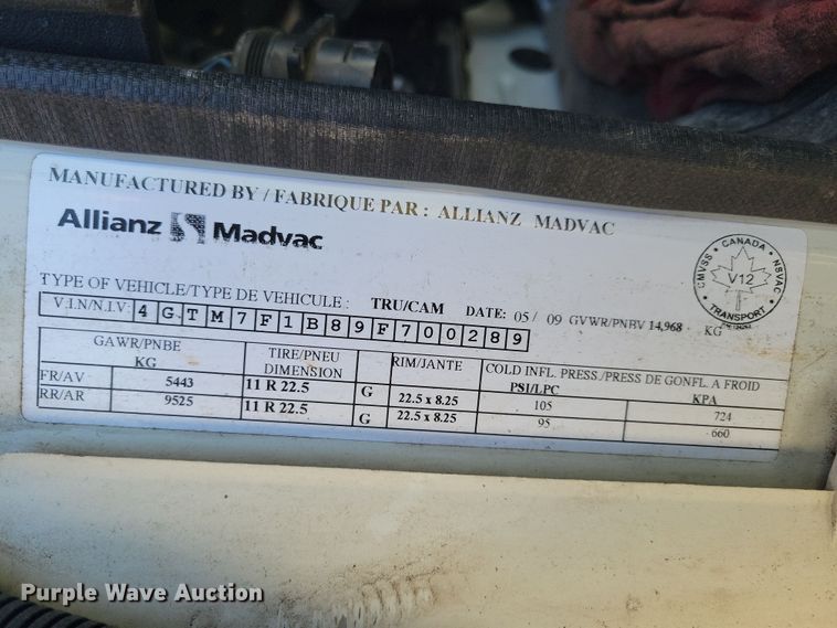 image for item DN4062 2009 Isuzu  T7F street sweeper truck