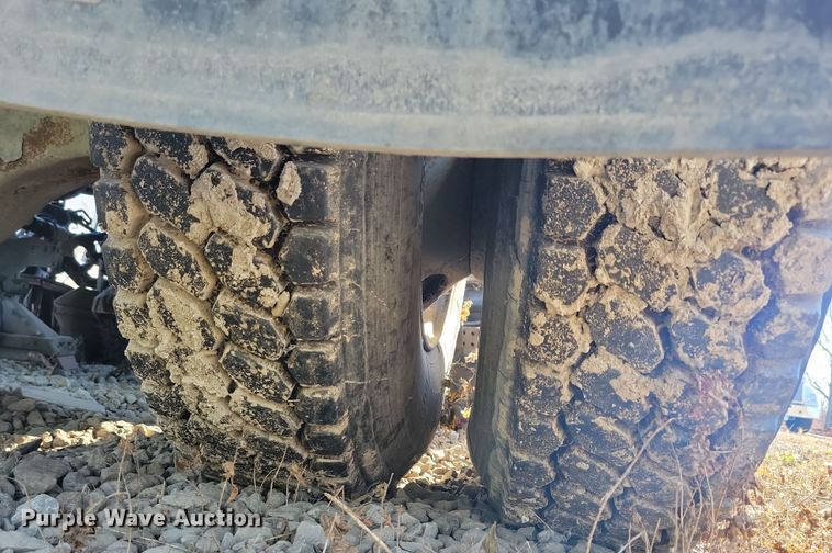 image for item DN4062 2009 Isuzu  T7F street sweeper truck